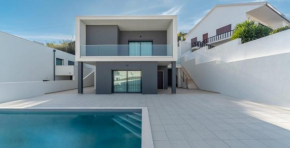 Villa Foz - By SCH